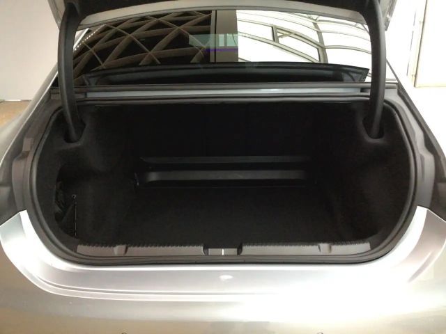 Mercedes-Benz EQE 43 4MATIC Sedan