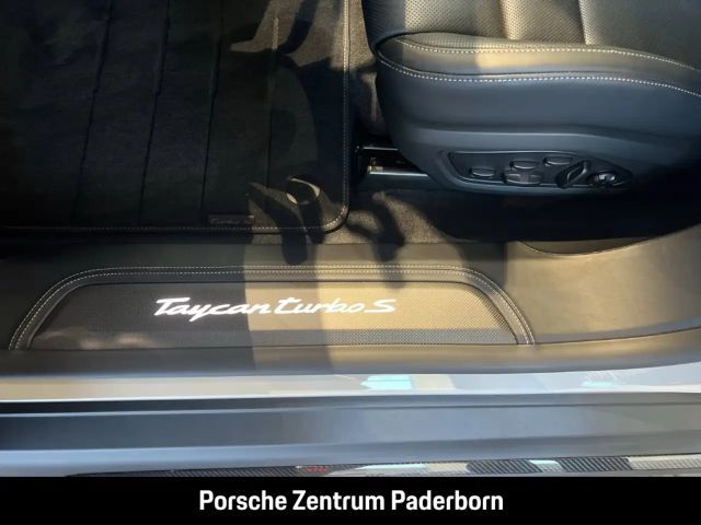 Porsche Taycan S Turbo