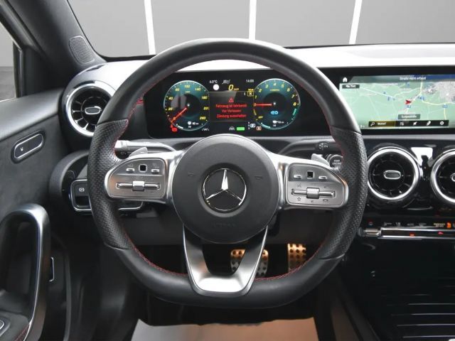 Mercedes-Benz A 250 A 250 e AMG Line
