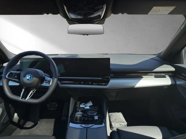 BMW 530 530e M-Sport Touring xDrive