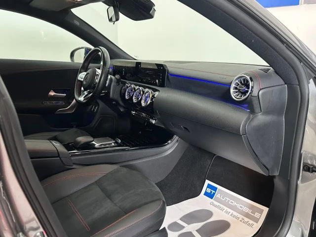 Mercedes-Benz CLA 200 AMG Line Sedan