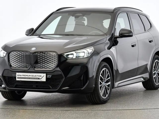 BMW iX1 xDrive30
