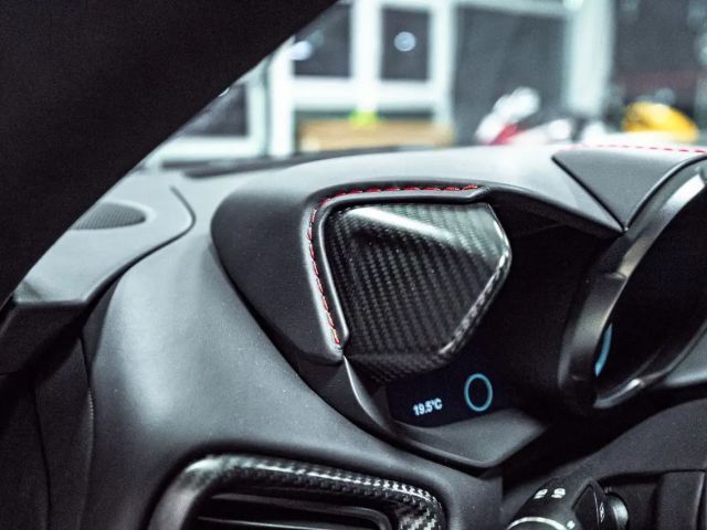 Aston Martin Vantage *Q Paint*Black Beast*Carbon*1/333*New