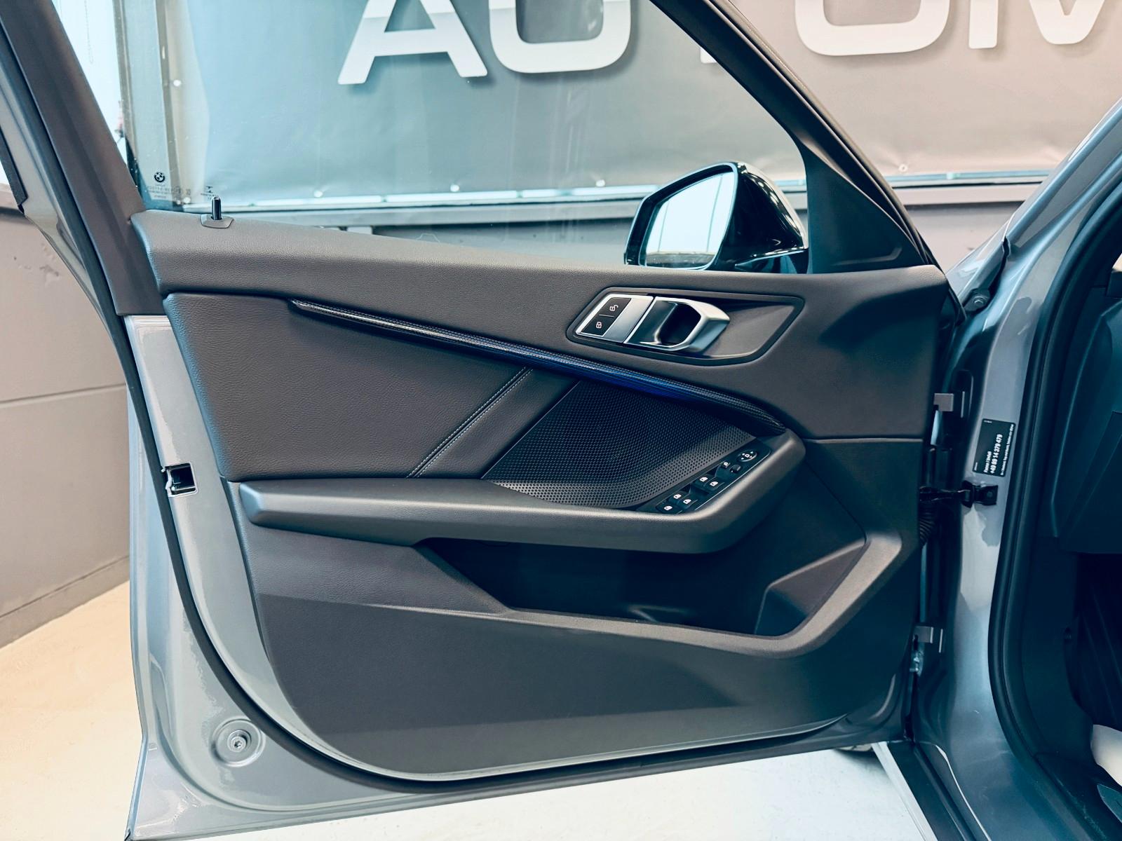 BMW 118 118d Sedan Sport Line