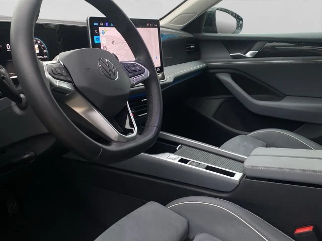 Volkswagen Passat 1.5 eTSI Business Variant