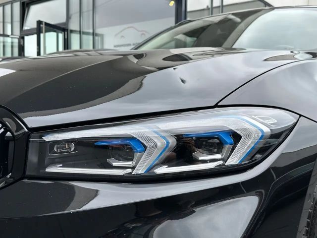 BMW 330 330e Touring xDrive