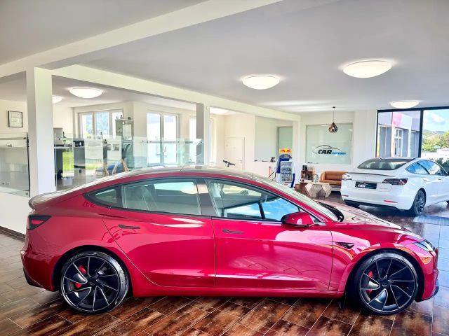 Tesla Model 3 Performance