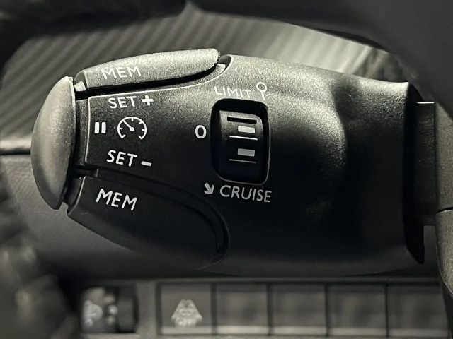 Peugeot 2008 PureTe.130S&SAllure*Winterräder*Rückfahrkamera ...