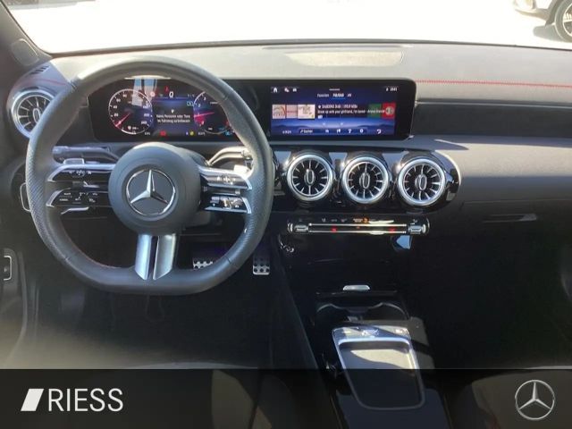 Mercedes-Benz CLA 200 AMG Line Coupé