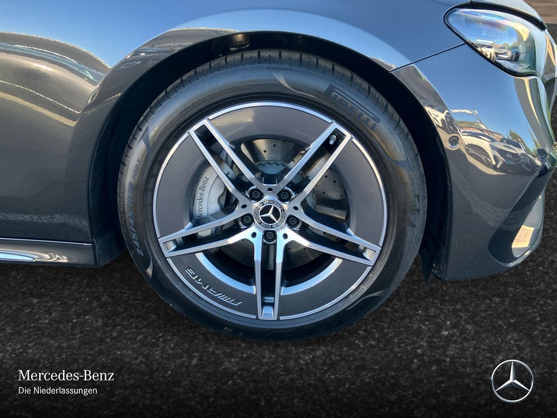 Mercedes-Benz E 200 Sedan