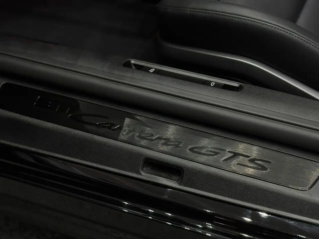 Porsche 992 Black Edition Coupé GTS