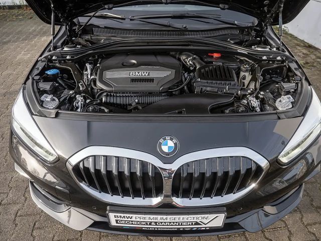 BMW 120 120i Sedan Sport Line