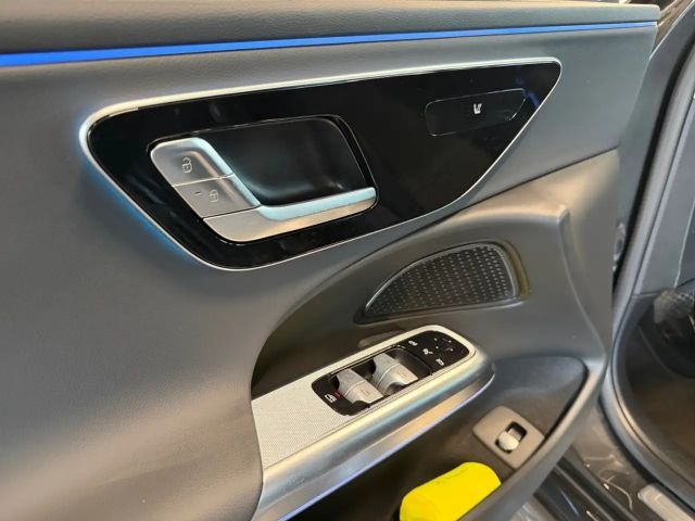 Mercedes-Benz E 220 AVANTGARDE E 220 d Estate