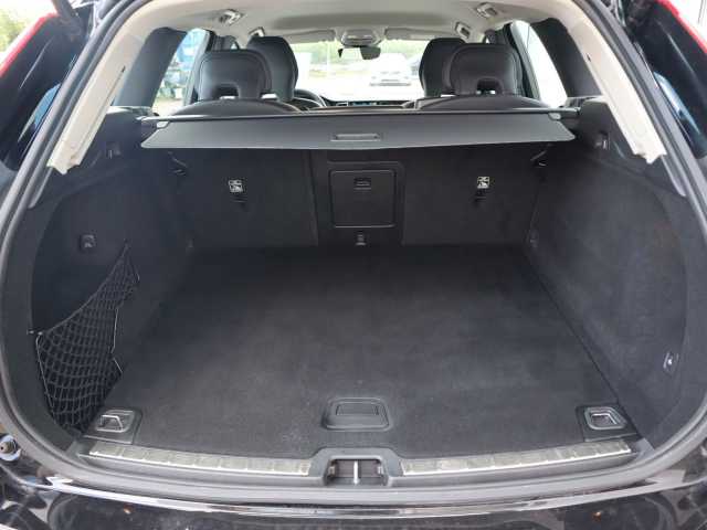 Volvo XC60 AWD Dark Plus