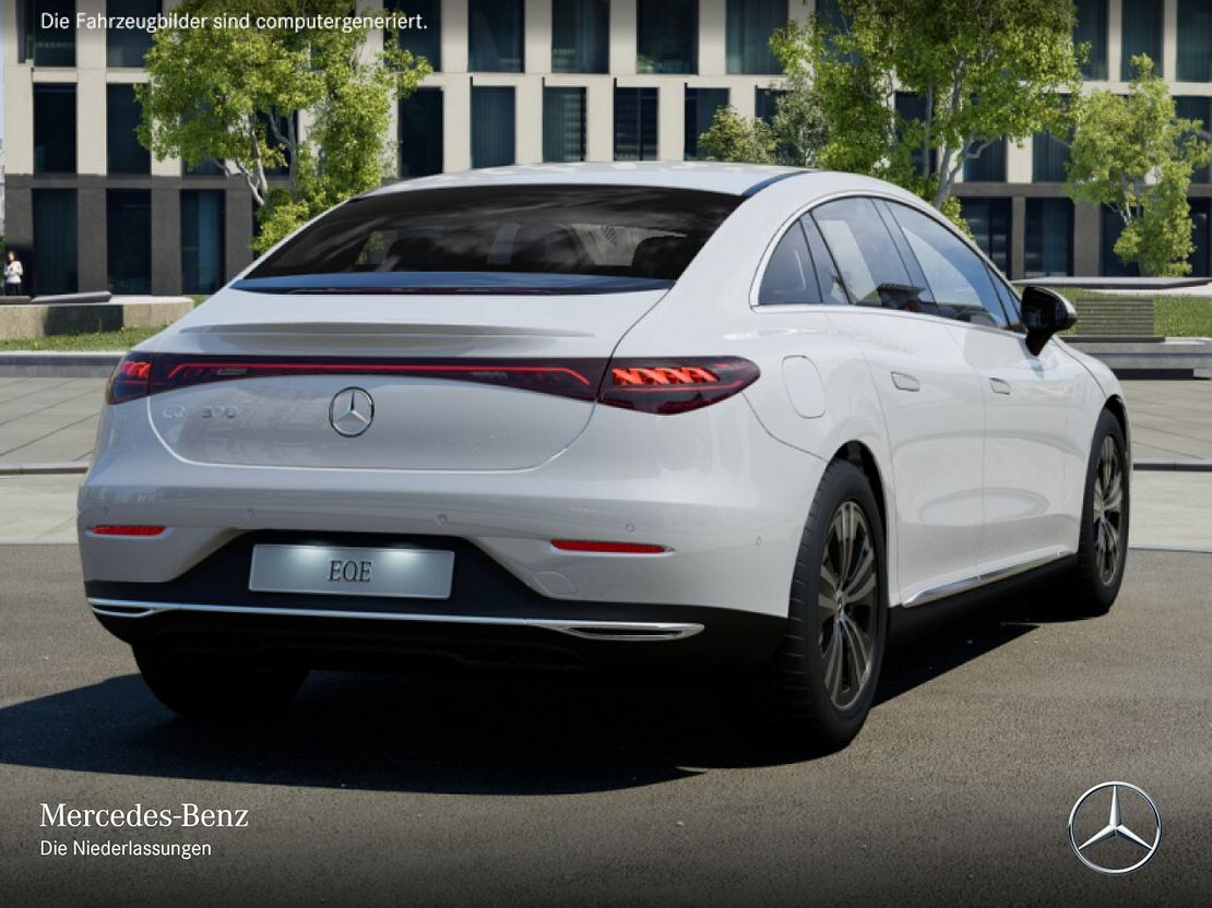 Mercedes-Benz EQE 300 Sedan