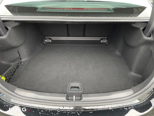 Mercedes-Benz C 200 AMG Line Sedan