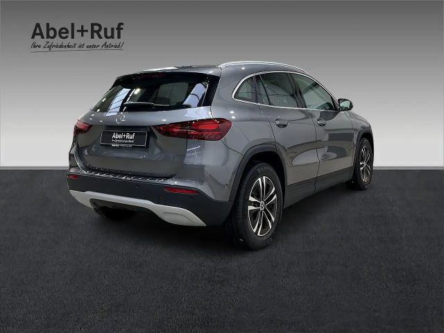 Mercedes-Benz GLA 200 MBUX+LED+EASYPACK+Kamera+AHK+Sitzheizung
