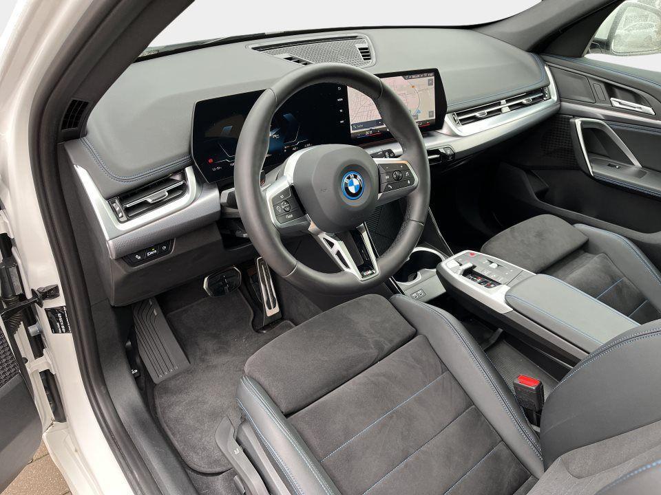 BMW iX1 xDrive30
