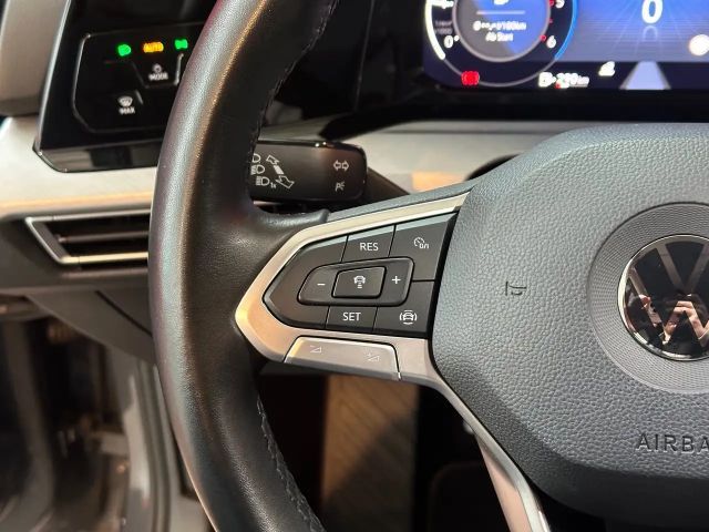 Volkswagen Golf Life Variant