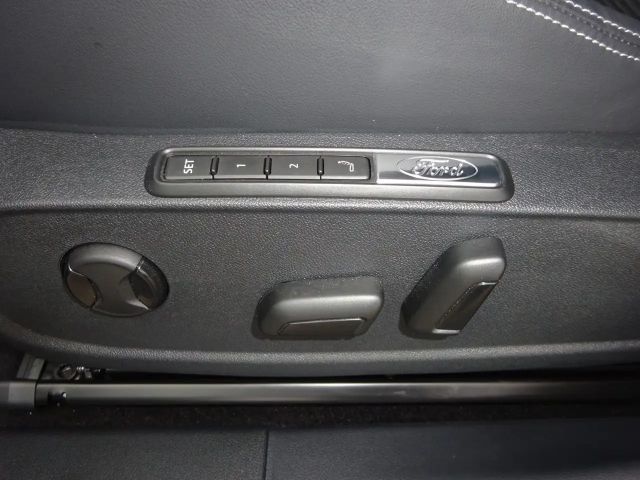 Ford Explorer Extended range RWD