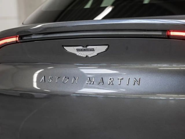 Aston Martin DBX Magnetic Silver Onyx Black