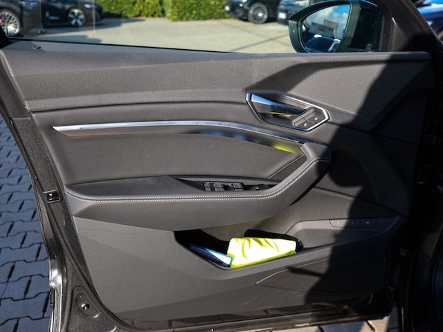 Audi Q8 e-tron 50 Quattro S-Line Sportback