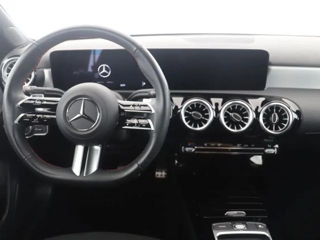 Mercedes-Benz A 200 A 200 d AMG Line