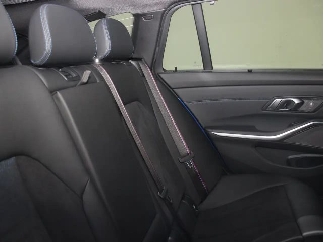 BMW 330 330d M-Sport Touring