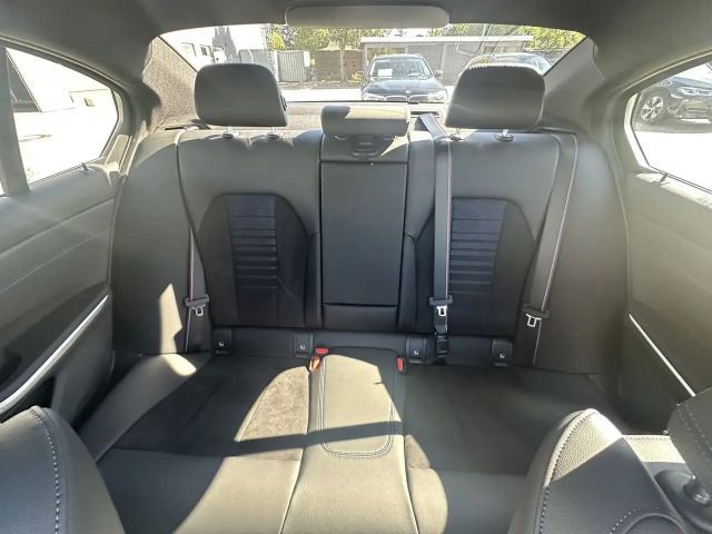 BMW 330 330i M-Sport Sedan xDrive