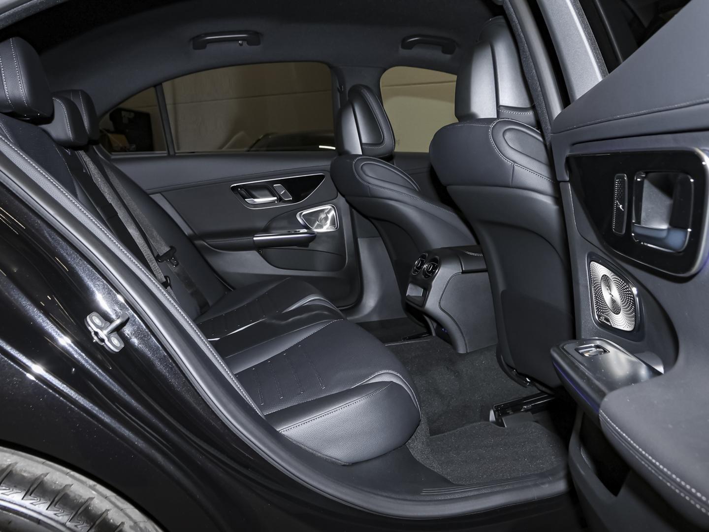 Mercedes-Benz C 220 AMG Line C 220 d Sedan