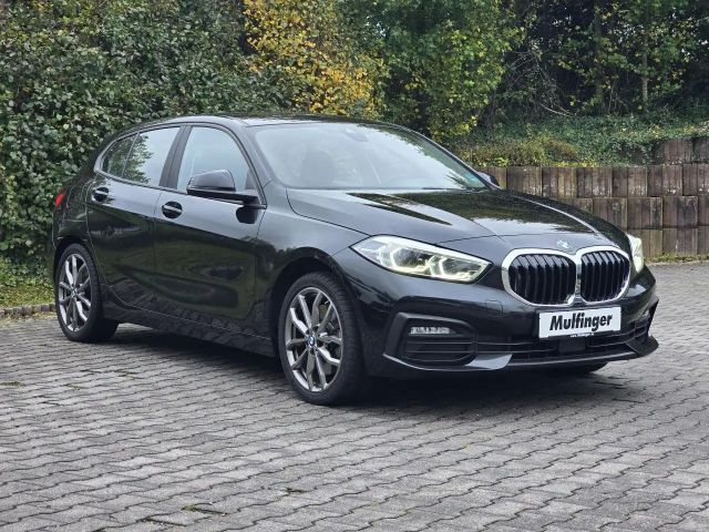BMW 120 120i Sedan