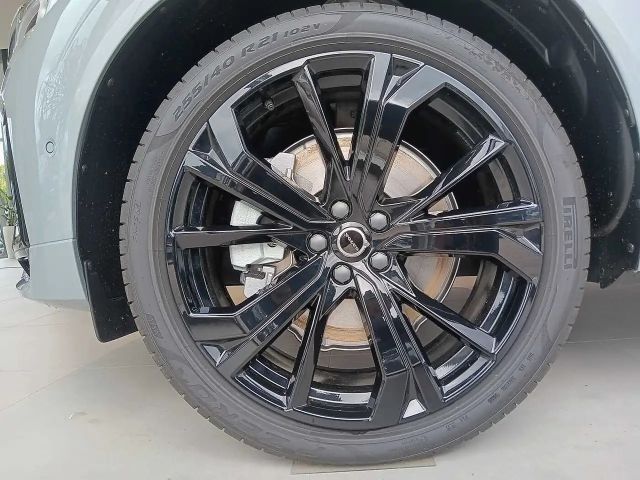 Volvo XC60 AWD Plus T8