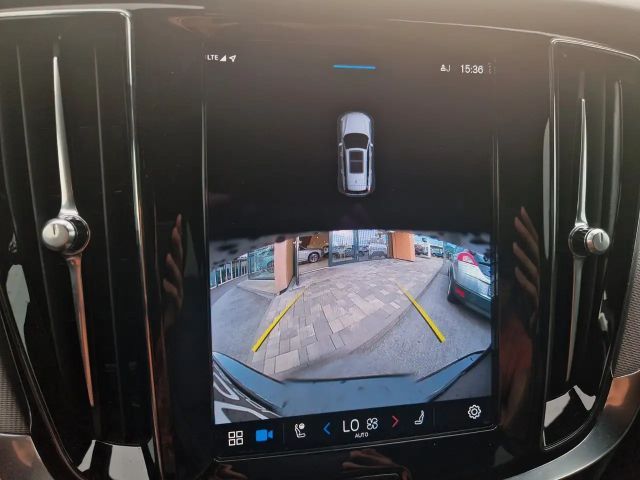 Volvo V60 Cross Country AWD Plus