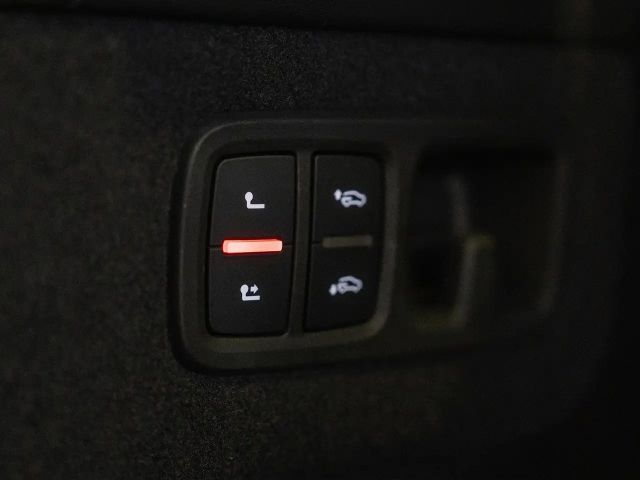 Lamborghini Urus Pano HUD B&O 360 23" TV Nachtsicht AHK Soft