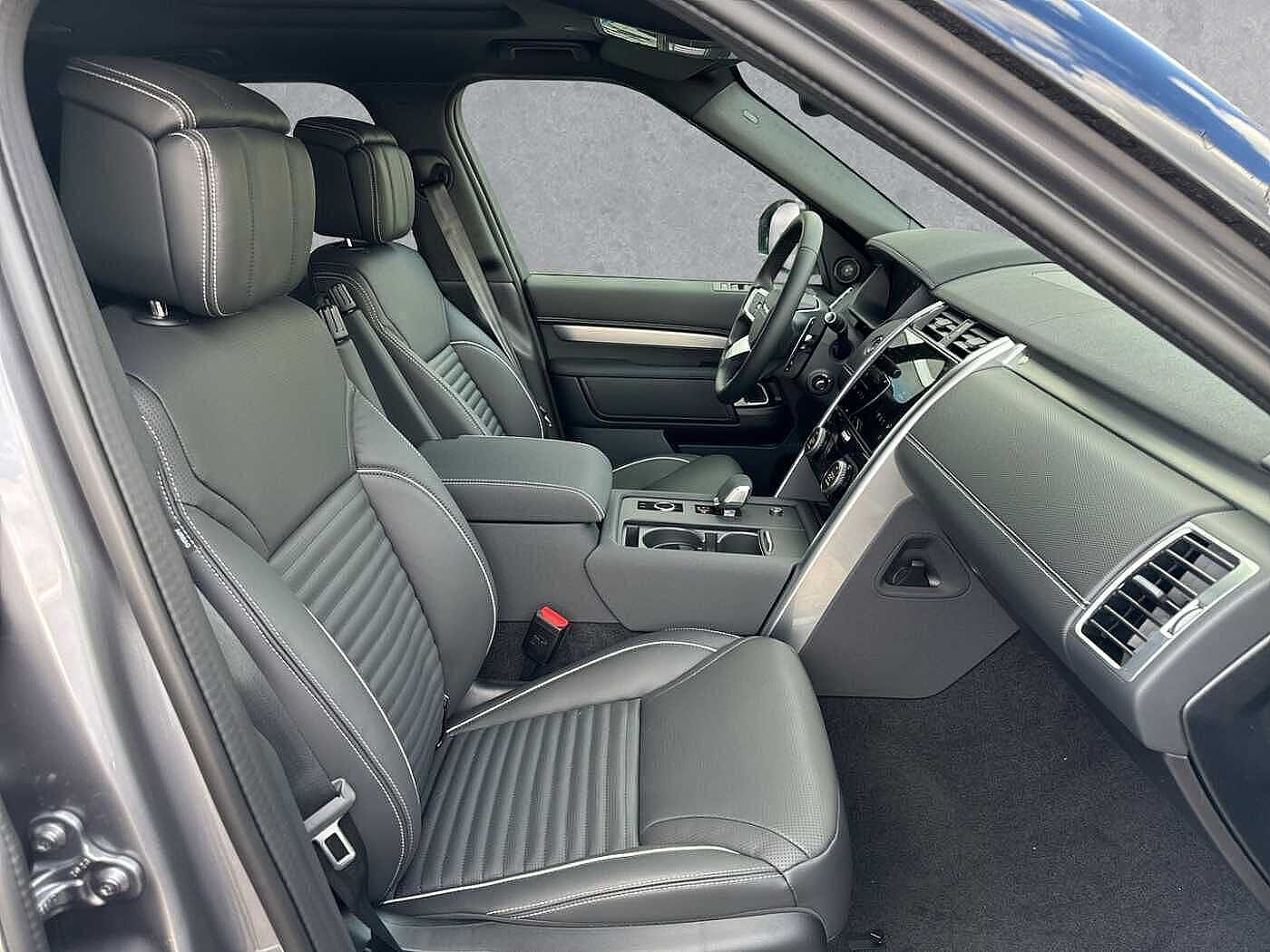 Land Rover Discovery D300 Dynamic HSE