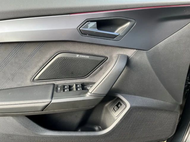 Cupra Formentor / UPE: 50.895,-€ / 1.5 eTSI Sennheiser Lichtsensor