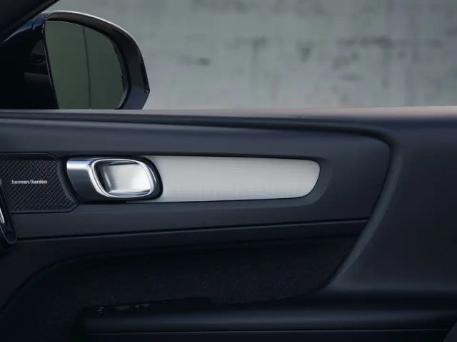 Volvo XC40 Dark Plus