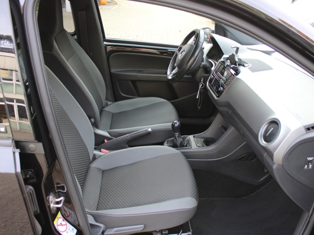 Volkswagen up! Active