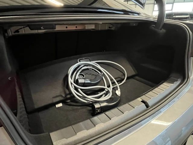 BMW 330 330e M-Sport Sedan xDrive