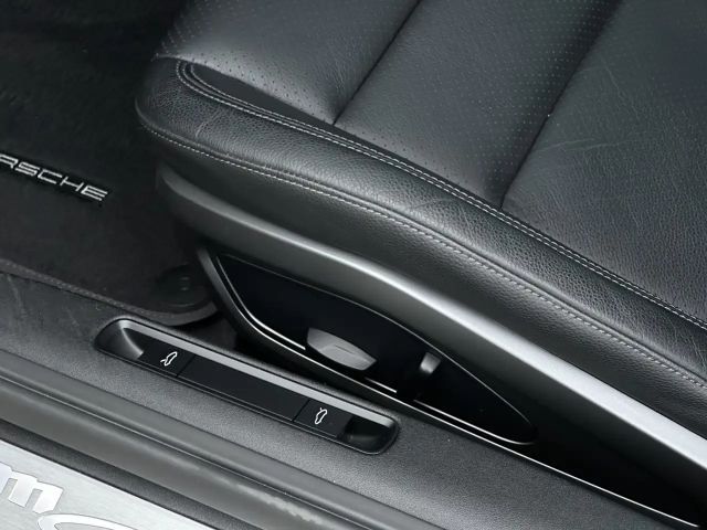 Porsche 992 Cabrio Carrera