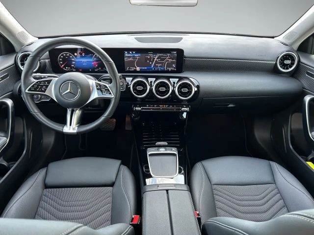 Mercedes-Benz A 180 Hatchback