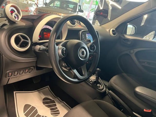 Smart EQ forfour 5tg. EQ 17,6kWh -Top Ausstattung