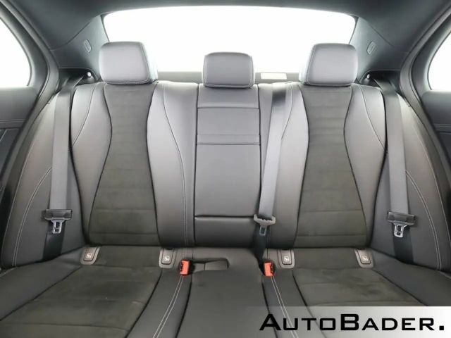 Mercedes-Benz E 300 AMG Line E 300 e Sedan