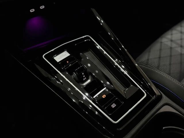 Volkswagen Golf 1.5 TSI R-Line