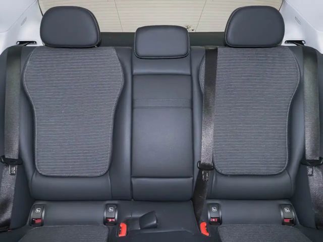 Mercedes-Benz C 180 AVANTGARDE Sedan