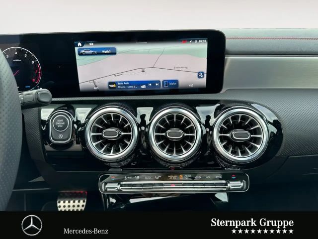 Mercedes-Benz CLA 200 AMG Line Coupé