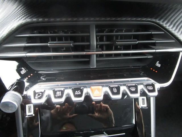 Peugeot E-2008 Active Pack