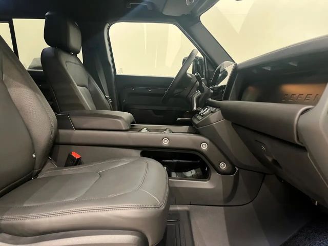 Land Rover Defender 110 D250 HSE