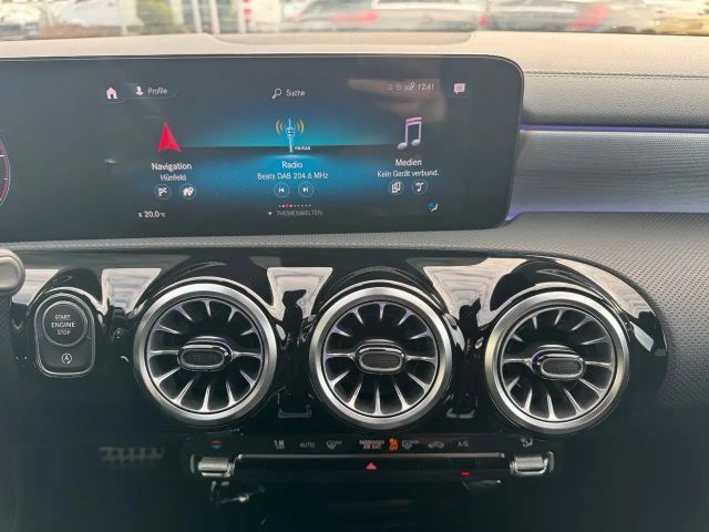 Mercedes-Benz CLA 200 AMG Line