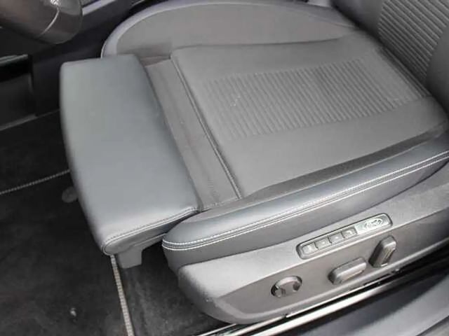 Ford Explorer Premium RWD